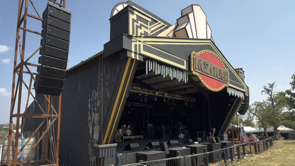TT+ Sound System Deployment with GTX10 Line Array Modules, GTS29 Double 19" Subwoofers and GT9 double 8" point source speakers